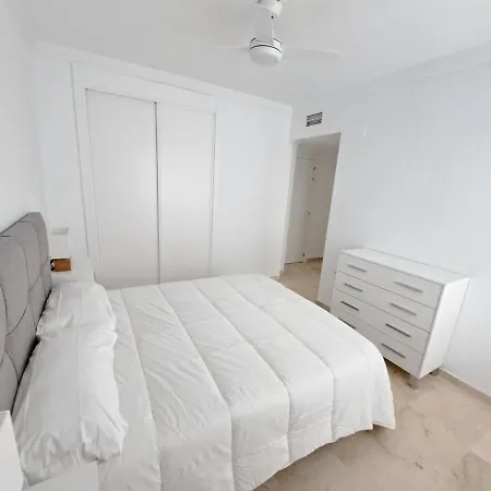 Apartment In Banana Beach, Marbella Buitenkant foto